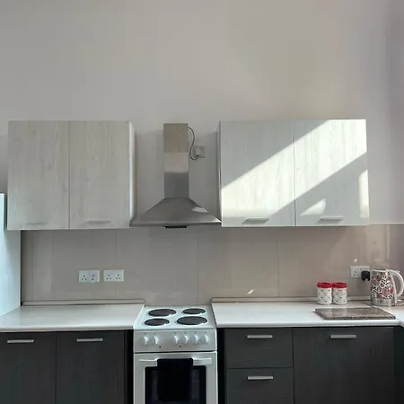Проживание в семье With Shared Bathroom *
